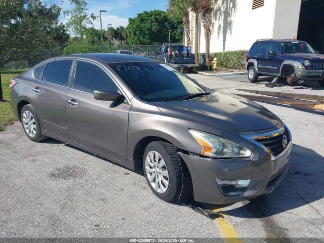  Salvage Nissan Altima