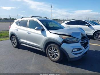  Salvage Hyundai TUCSON