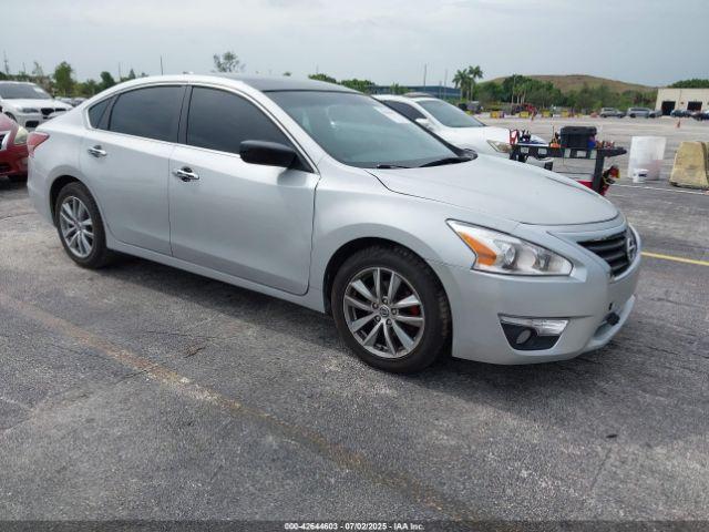  Salvage Nissan Altima