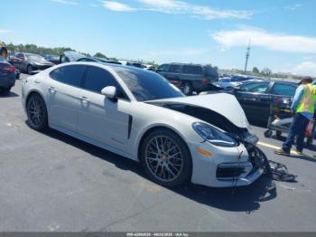  Salvage Porsche Panamera