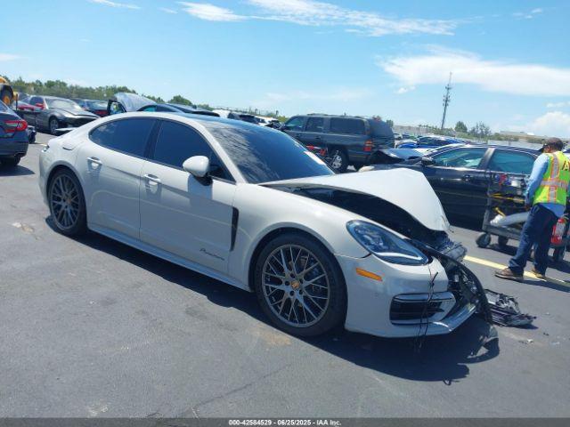  Salvage Porsche Panamera