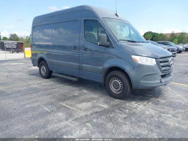  Salvage Mercedes-Benz Sprinter 2500