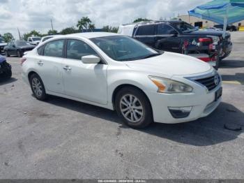  Salvage Nissan Altima