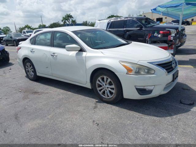  Salvage Nissan Altima