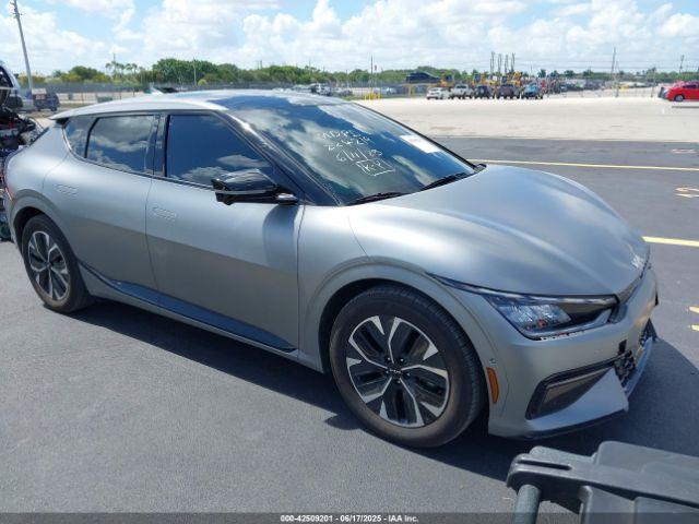  Salvage Kia EV6