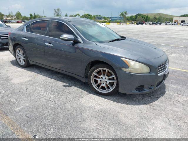  Salvage Nissan Maxima
