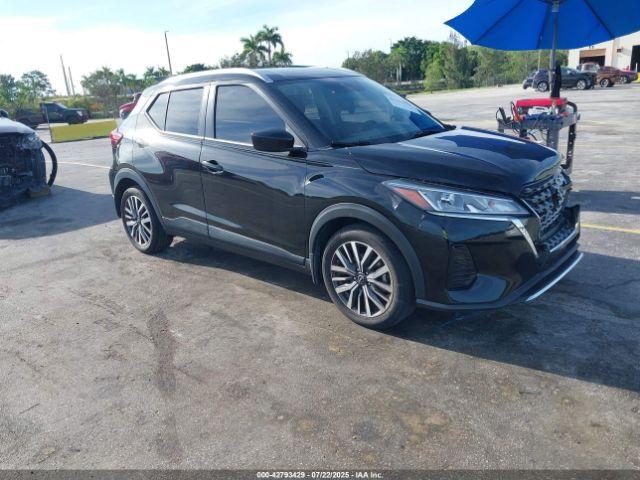  Salvage Nissan Kicks