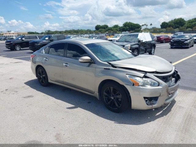  Salvage Nissan Altima