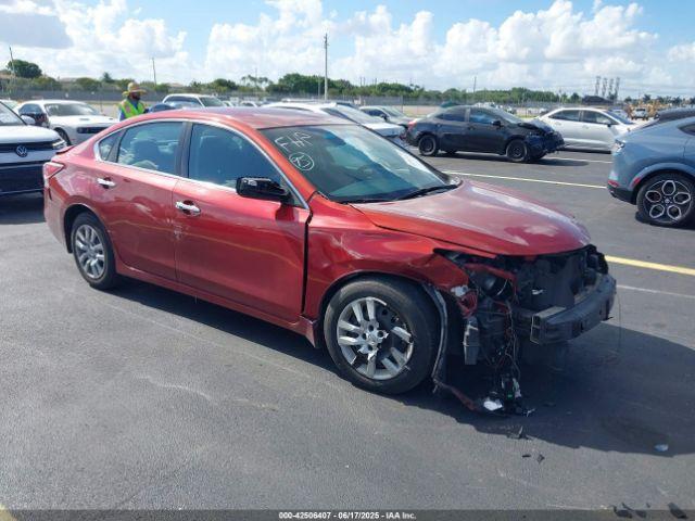  Salvage Nissan Altima