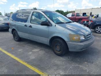  Salvage Toyota Sienna