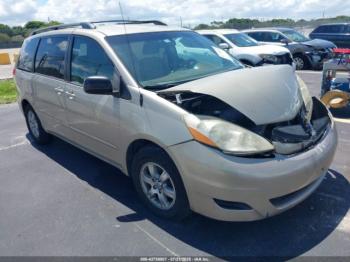  Salvage Toyota Sienna