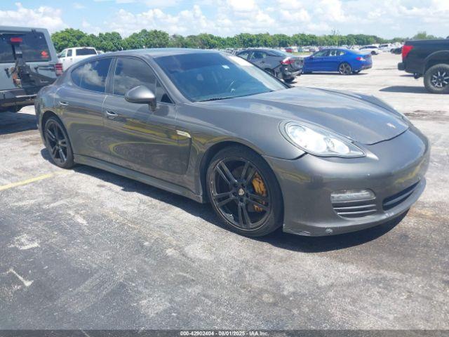  Salvage Porsche Panamera