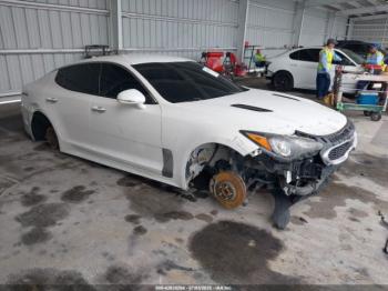  Salvage Kia Stinger