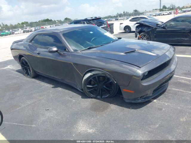  Salvage Dodge Challenger