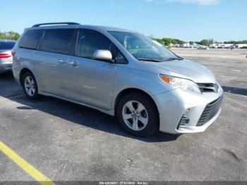  Salvage Toyota Sienna