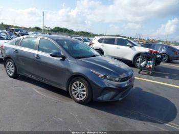  Salvage Kia Forte