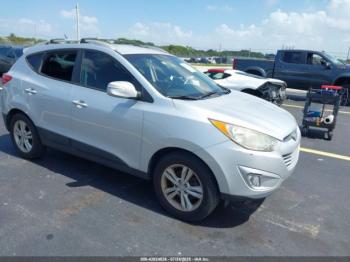  Salvage Hyundai TUCSON