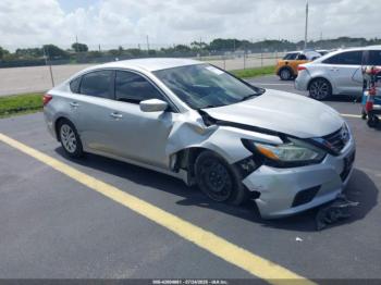  Salvage Nissan Altima
