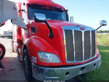  Salvage Peterbilt 579
