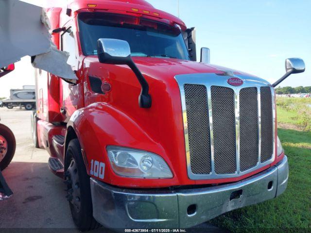  Salvage Peterbilt 579