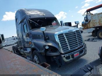  Salvage Freightliner Cascadia 125
