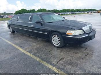  Salvage Lincoln Towncar