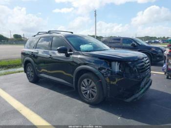  Salvage Nissan Pathfinder