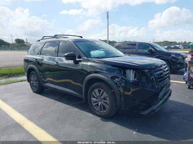  Salvage Nissan Pathfinder
