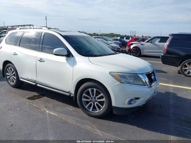  Salvage Nissan Pathfinder