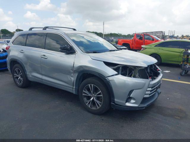  Salvage Toyota Highlander