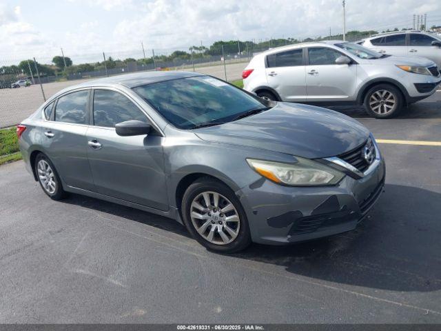  Salvage Nissan Altima