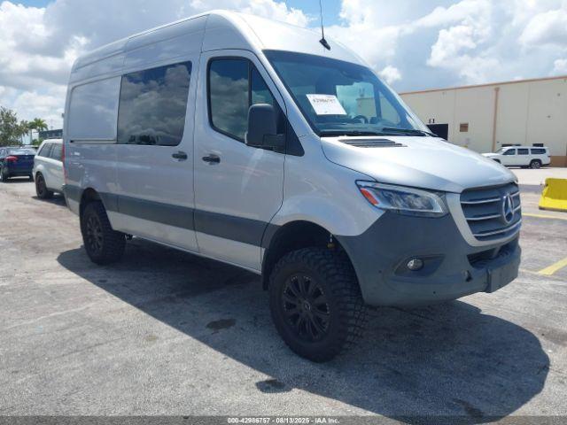  Salvage Mercedes-Benz Sprinter 2500