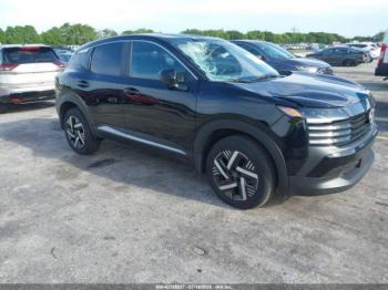  Salvage Nissan Kicks