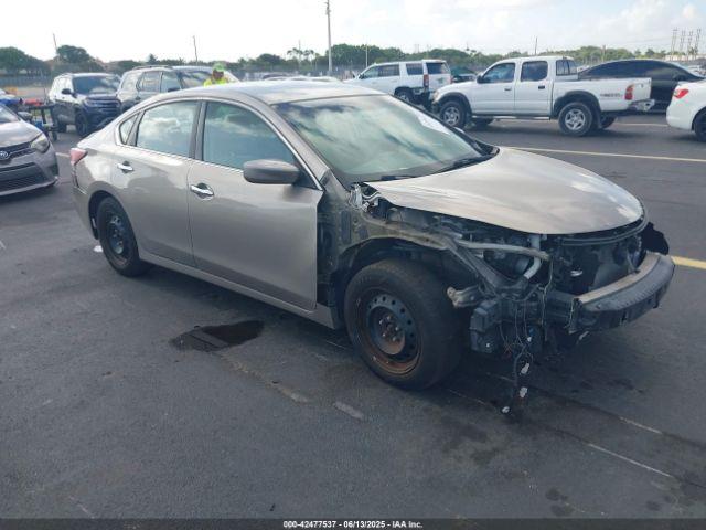  Salvage Nissan Altima