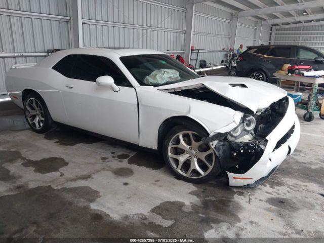  Salvage Dodge Challenger