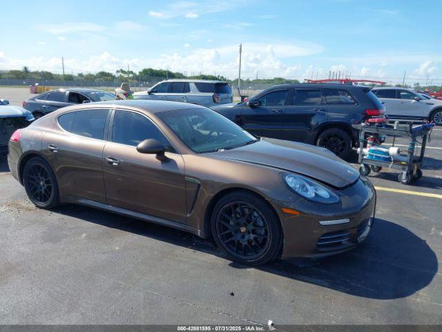  Salvage Porsche Panamera