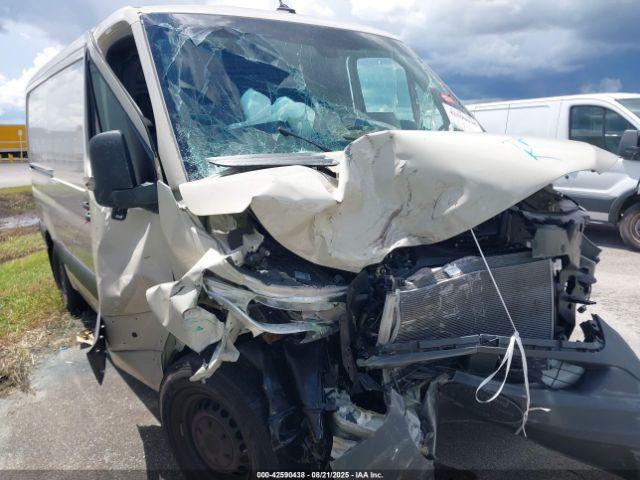  Salvage Mercedes-Benz Sprinter 2500