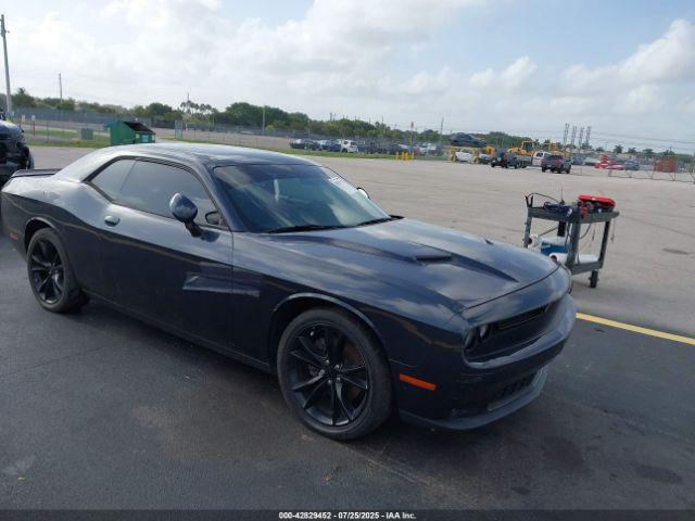  Salvage Dodge Challenger