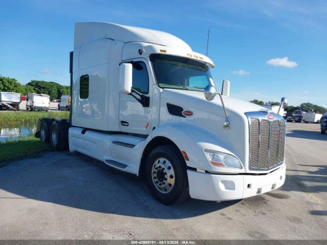  Salvage Peterbilt 579