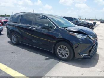  Salvage Toyota Sienna