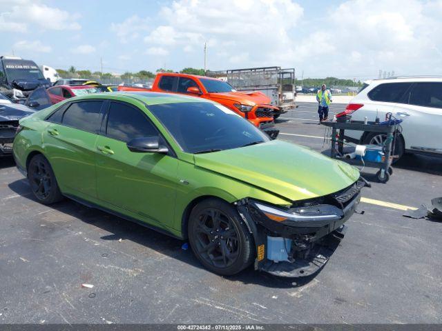  Salvage Hyundai ELANTRA