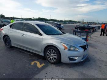  Salvage Nissan Altima