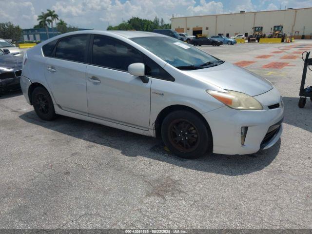  Salvage Toyota Prius