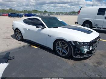  Salvage Ford Mustang