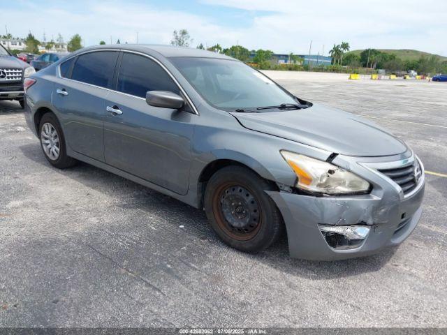  Salvage Nissan Altima