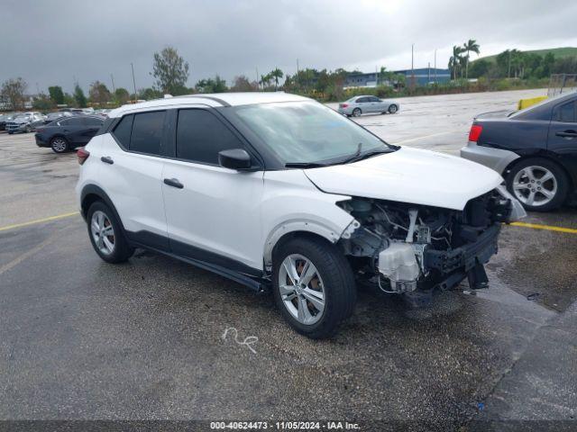  Salvage Nissan Kicks