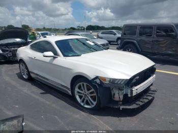  Salvage Ford Mustang