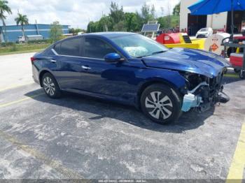  Salvage Nissan Altima