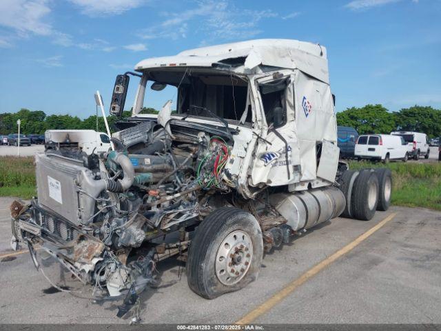  Salvage Volvo Vn