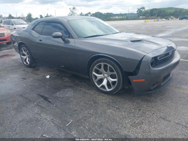  Salvage Dodge Challenger